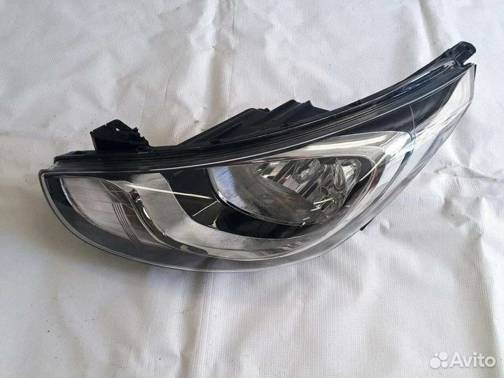 Фара левое Hyundai Solaris 921014L000