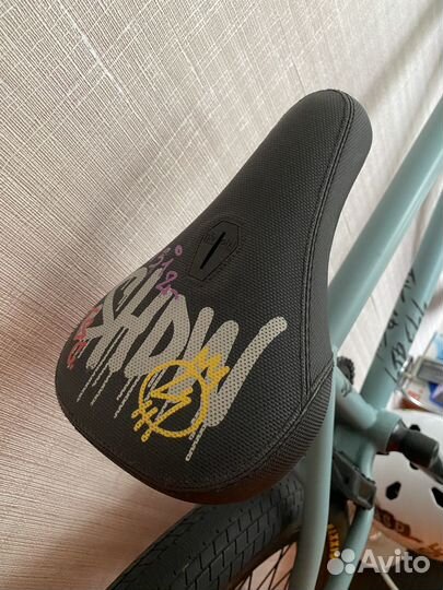 BMX седло Shadow Penumbra, подсидельный штырь Code