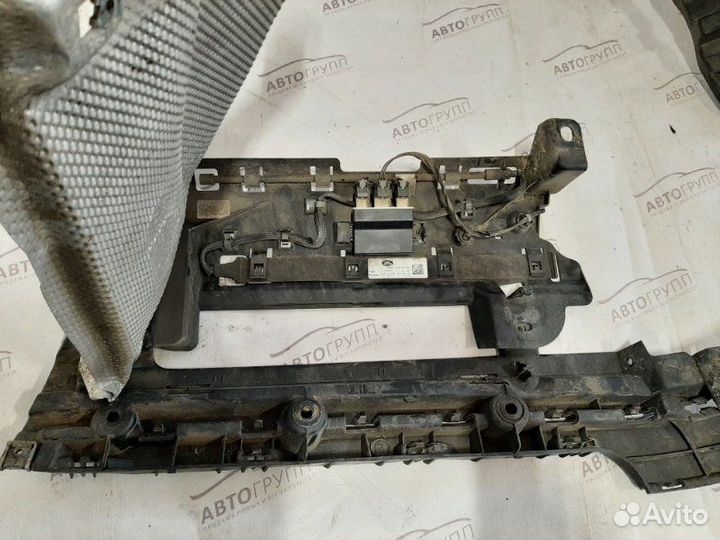 Датчик открытия багажника левый Lr Rr Vogue 4 L405