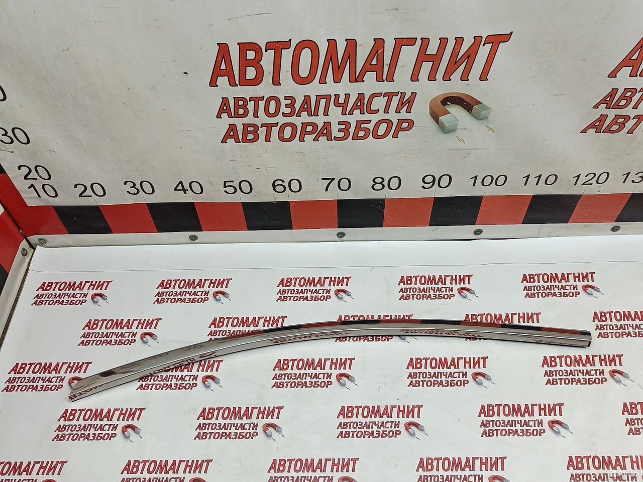 Молдинг стекла двери верхний левый Воях Дрим