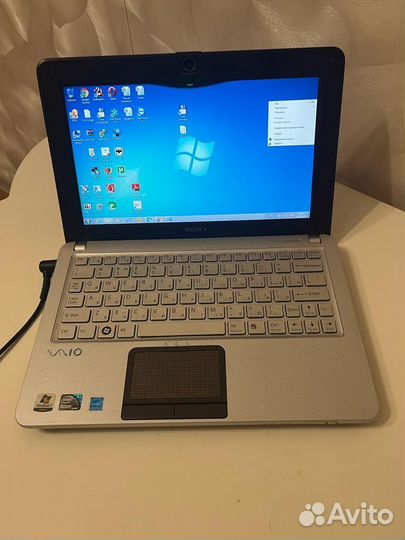 Sony netbook vpcw12S1R vaio