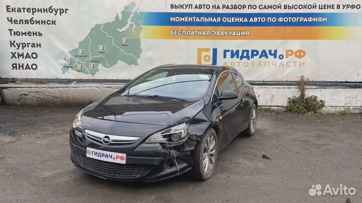 Обшивка кузова левая Opel Astra GTC (J) 2330116