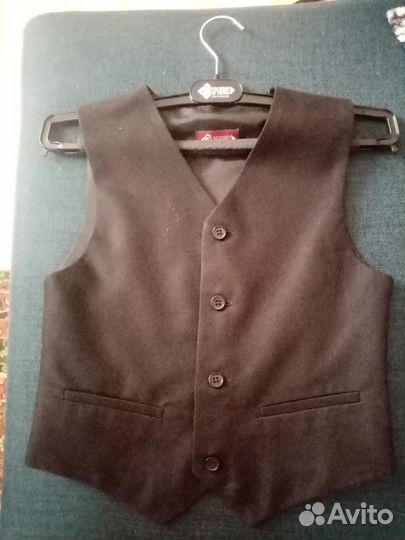 Жилетка и брюки на мальчика