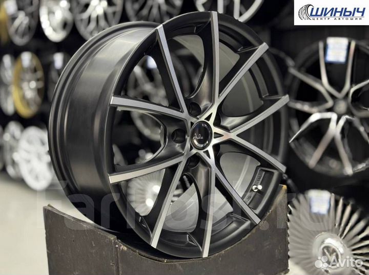 R18 5/114.3 (8.0j et+35) DIA 67.1 Диск литой Sakur