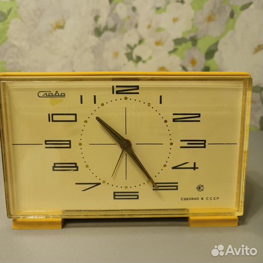 Часы будильник Слава СССР