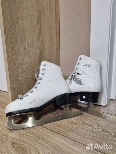 Коньки фигурные 35 размер