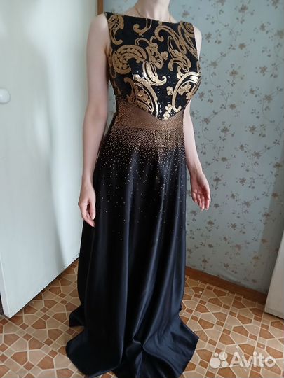 Нарядное платье