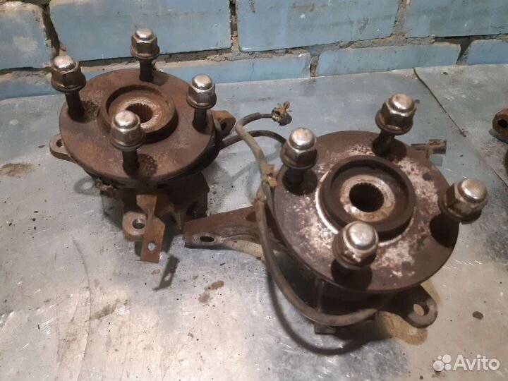 Кулак mitsubishi lancer 9 4G18 1.6