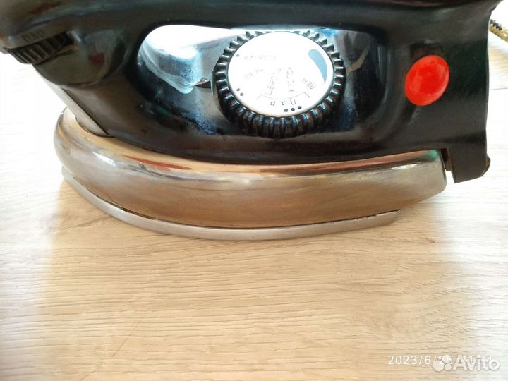 Утюг с парогенератором