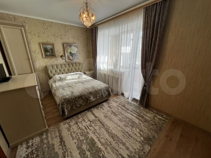 3-к. квартира, 82 м², 4/5 эт.