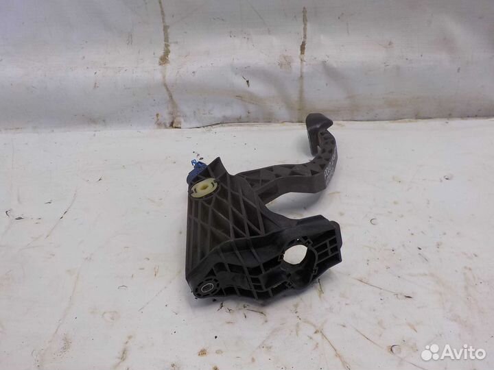 Педаль сцепления Volkswagen Polo