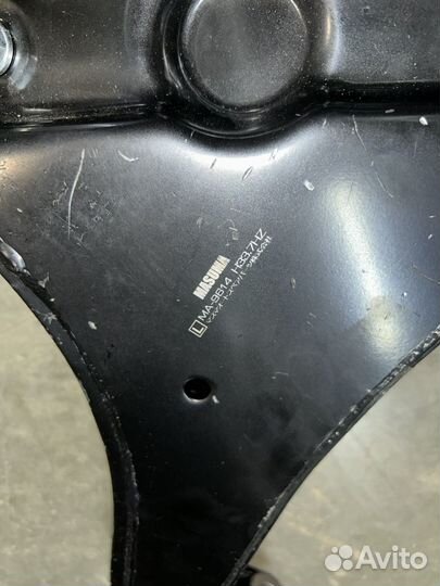 Рычаг подвески MR496795