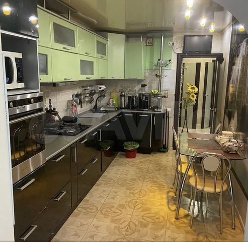 2-к. квартира, 77 м², 1/6 эт.