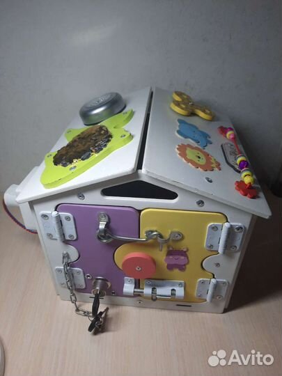 Бизиборд домик