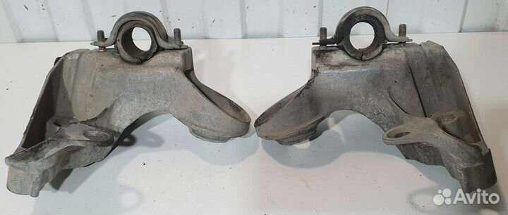 Кронштейн опоры двигателя Audi A4 B5, VW Passat B5