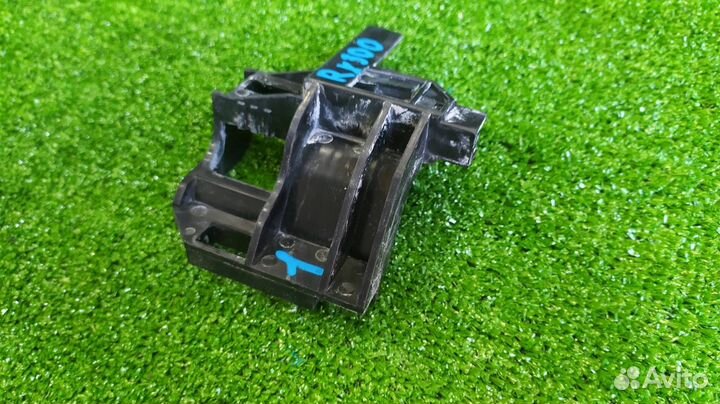 Крепление радиатора Lexus Rx300