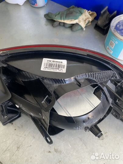 Задний левый фонарь