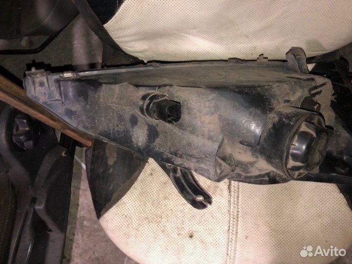 Фара левая Ford Focus 1