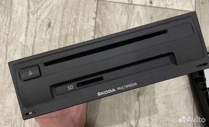 Штатное головное устройство для skoda oktavia a7