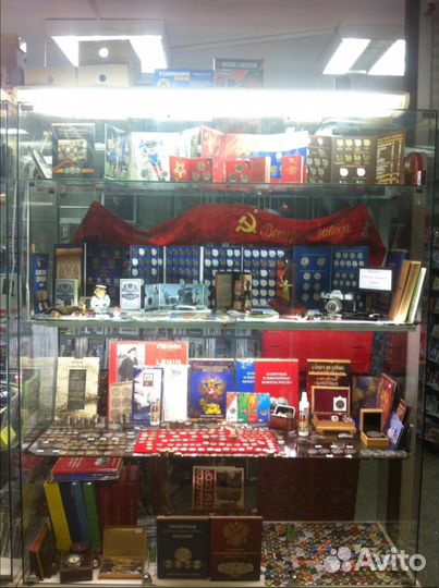 Альбомы и аксессуары для нумизматов