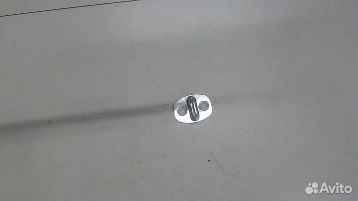 Петля замка двери Chevrolet Equinox 2017, 2019