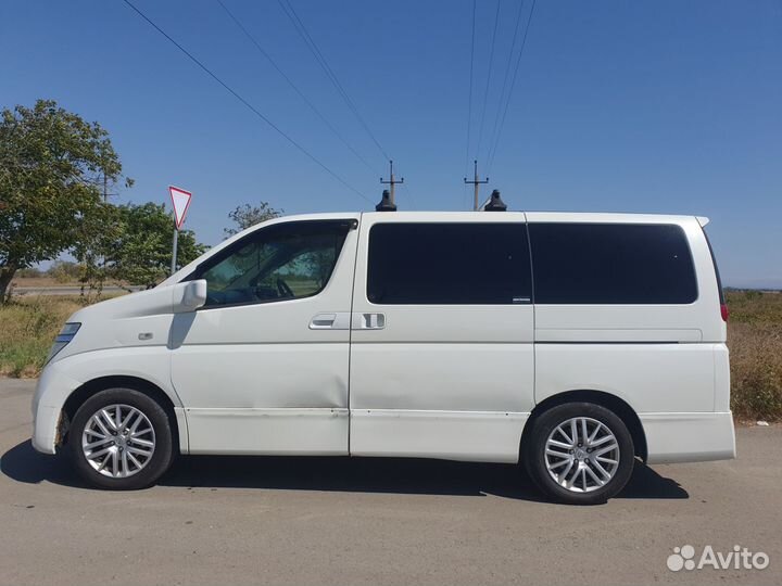 Nissan Elgrand, 2003