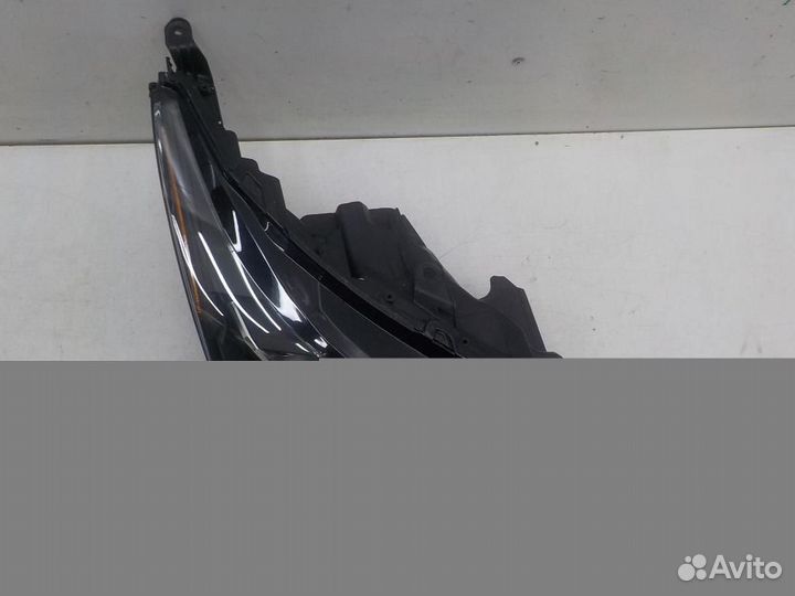 Фара правая Lexus NX200/NX200t/NX300/NX300h