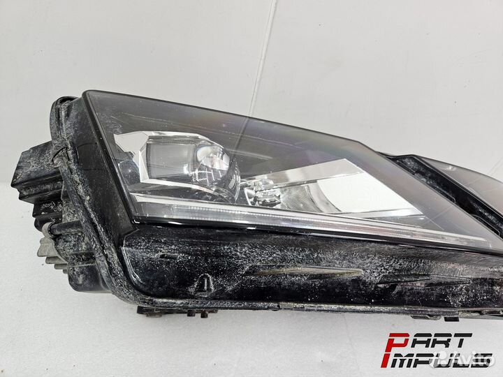 Фара правая Skoda Octavia