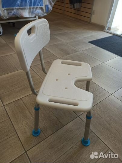 Стул для ванны со спинкой