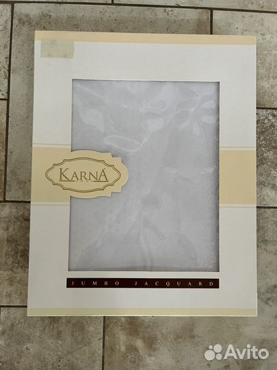 Скатерть круглая, белая в коробке диам.160см нов