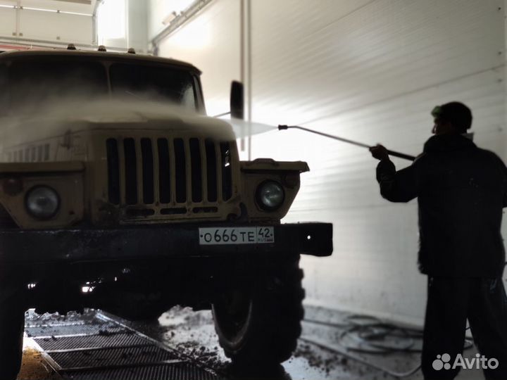 Мойка грузовых автомобилей спецтехники тракторов