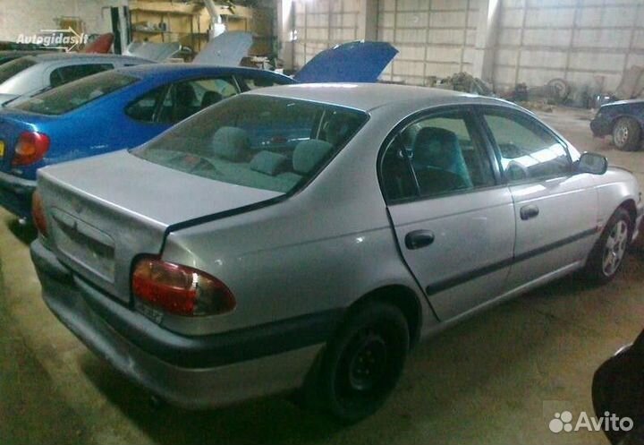 Тойота Авенсис кузов 1997-2003 запчасти