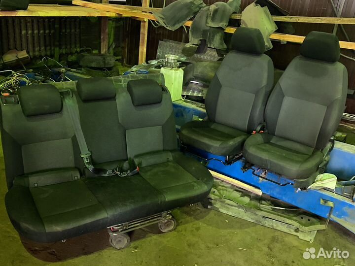 Сидения на Шкода рапид