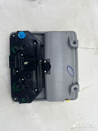 Плафон освещения салона передний Toyota Camry