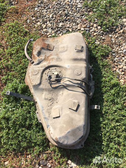 Toyota corolla 120 бензобак