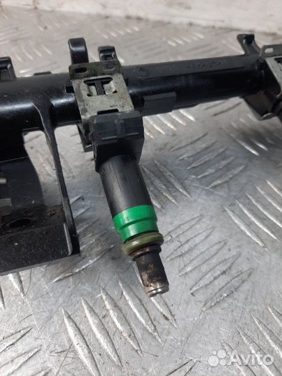 Топливная рампа Ford Focus 1.6 shda 2007