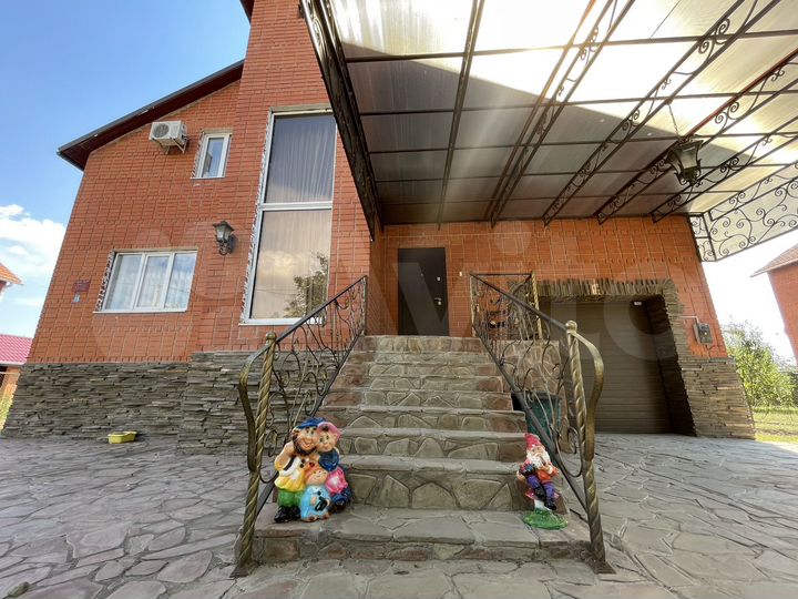 Дом 350 м² на участке 9,4 сот.