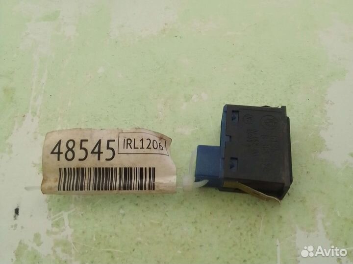 Кнопка открывания багажника BMW X5 E53 SUV M54B30