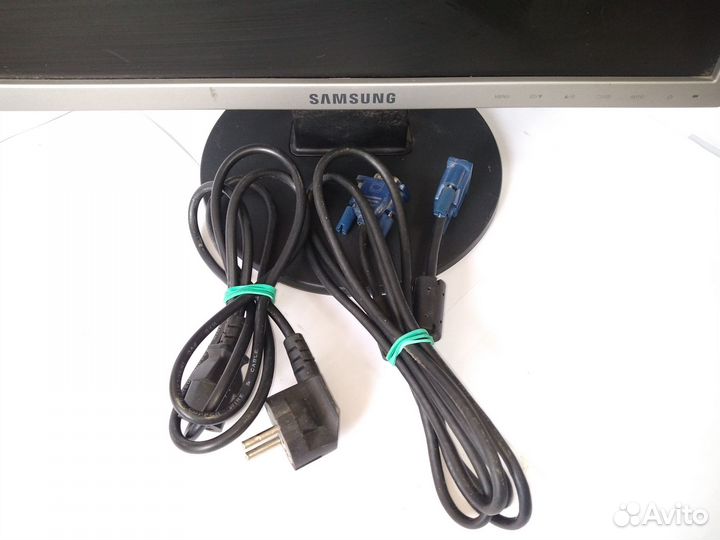 Монитор Samsung SyncMaster 943 19