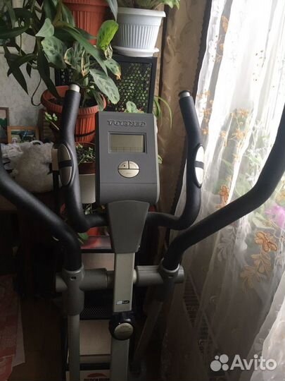 Эллиптический тренажер torneo для дома