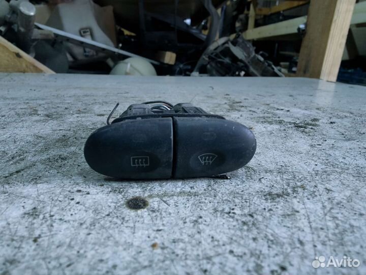 Кнопка обогрева стекла Fordn mondeo 2