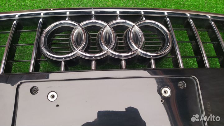 Решетка радиатора на Audi Q7 2009-2015