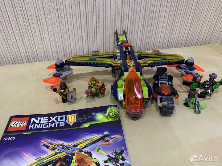 Конструктор Lego Nexo Knights Аэро-арбалет Аарона