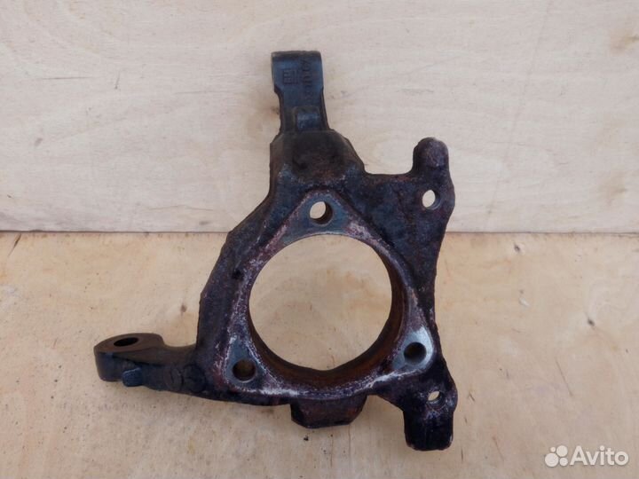 Кулак поворотный правый 1.7 1.9 2.0 Opel Astra H