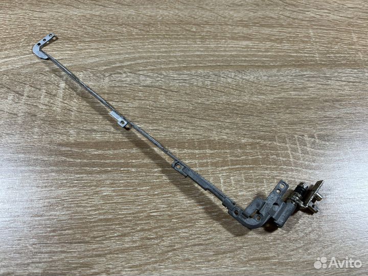 Петля правая Asus K70