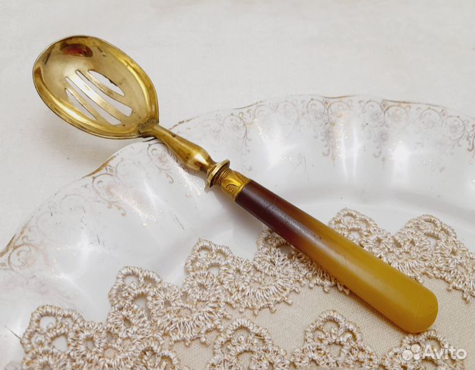 Сервировочная ложка. Пластик+латунь.Франция