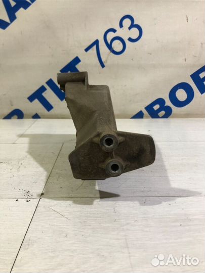 Кронштейн опоры двигателя правый LADA granta 1.6 м