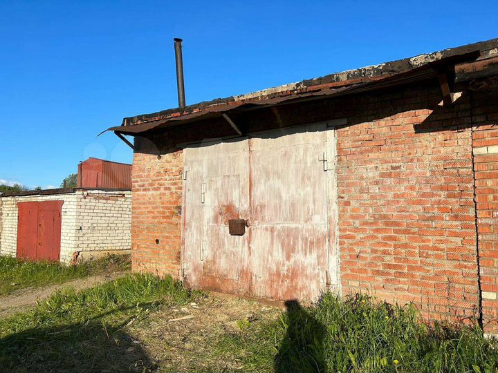 Гараж, > 30 м²