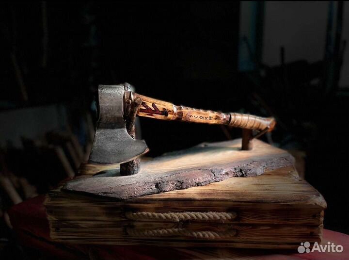 Топор кованый рунический ручной работы