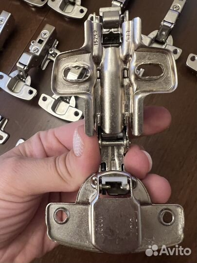 Петли с доводчиком Hettich